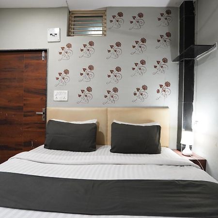Hotel Sai Inn, Ahmedabad Airport Zewnętrze zdjęcie