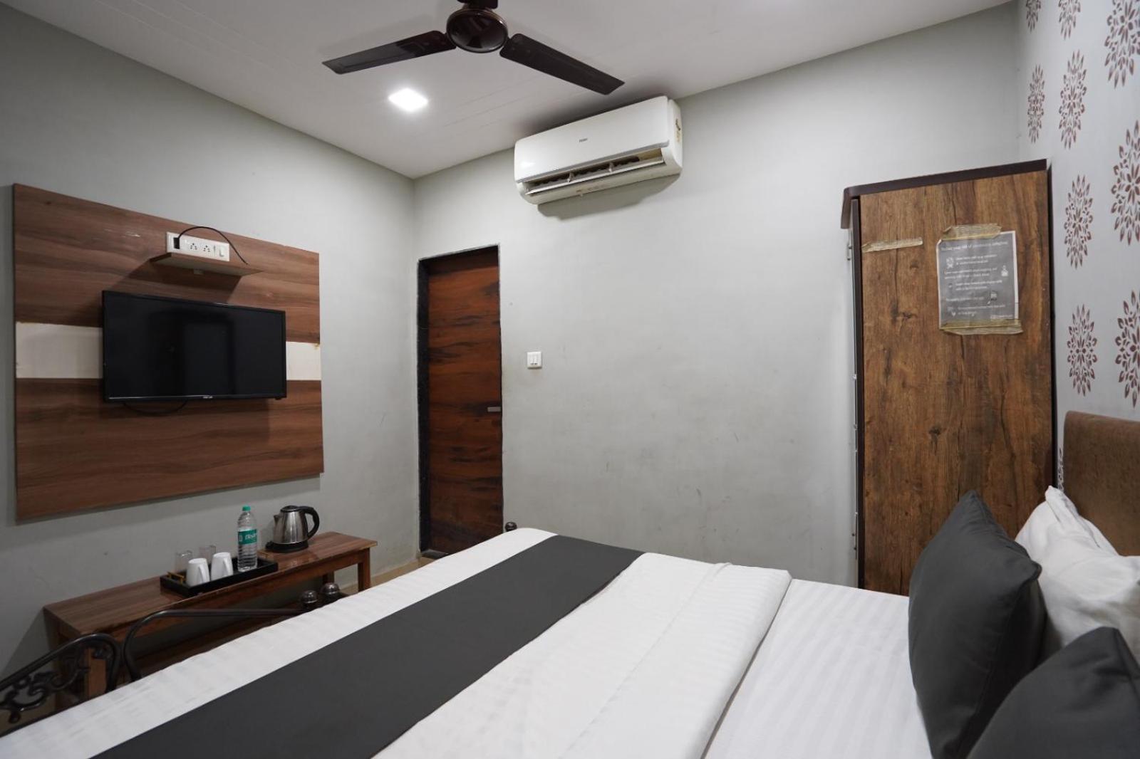 Hotel Sai Inn, Ahmedabad Airport Zewnętrze zdjęcie