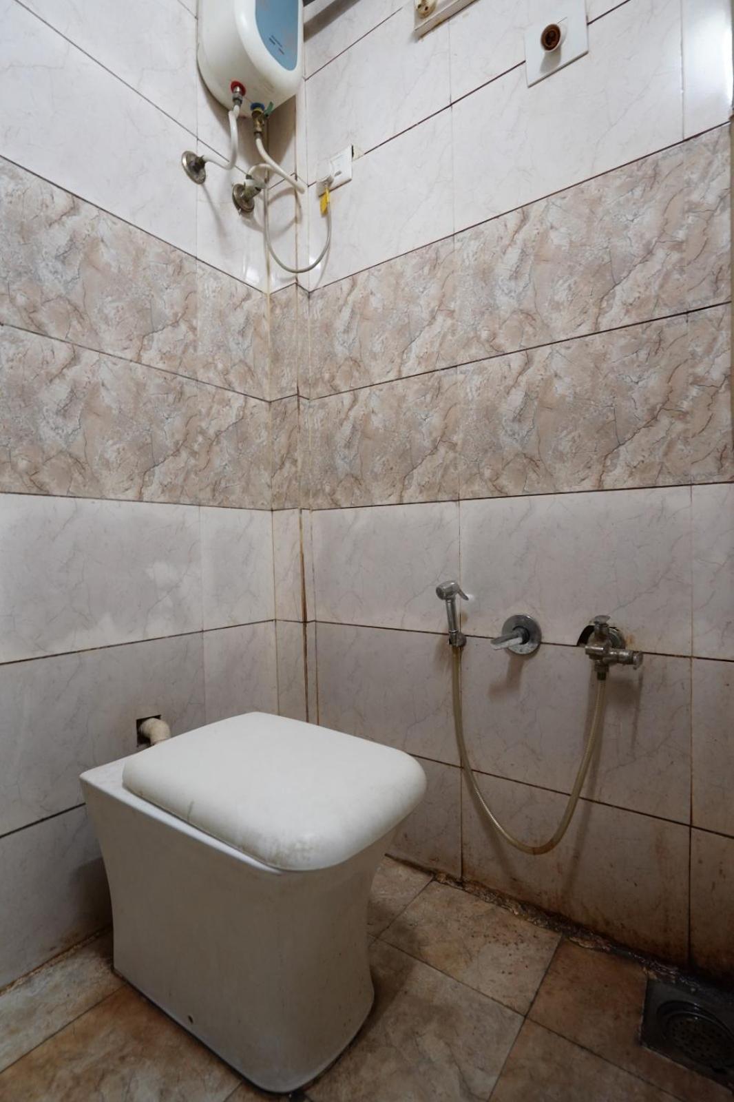 Hotel Sai Inn, Ahmedabad Airport Zewnętrze zdjęcie