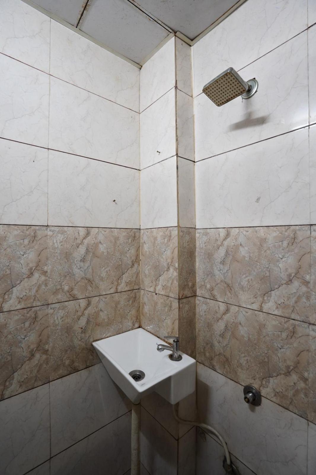 Hotel Sai Inn, Ahmedabad Airport Zewnętrze zdjęcie