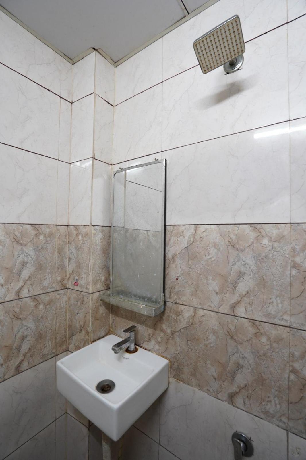 Hotel Sai Inn, Ahmedabad Airport Zewnętrze zdjęcie